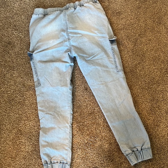 Almost Famous size L jeans - Picture 4 of 4